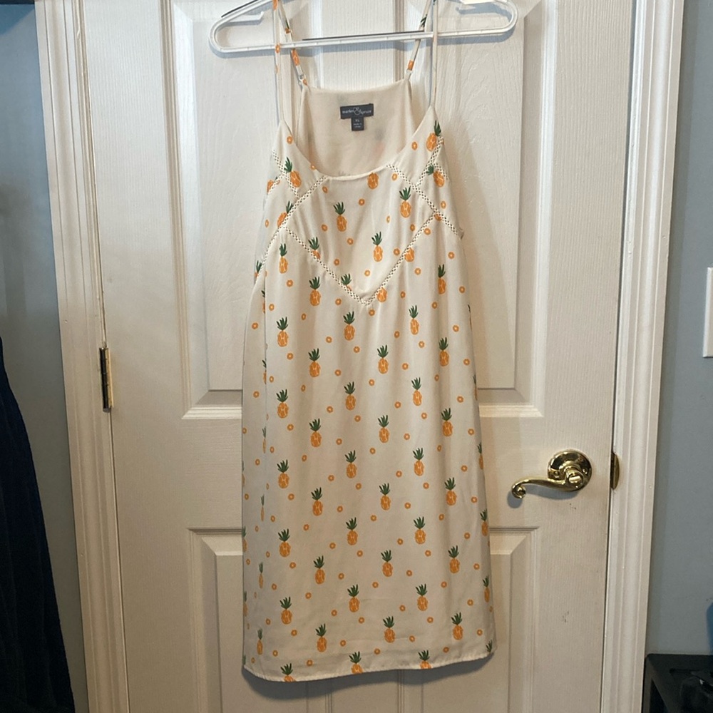 Market & Spruce Dress XL. Cream with pineapple design. No damages.